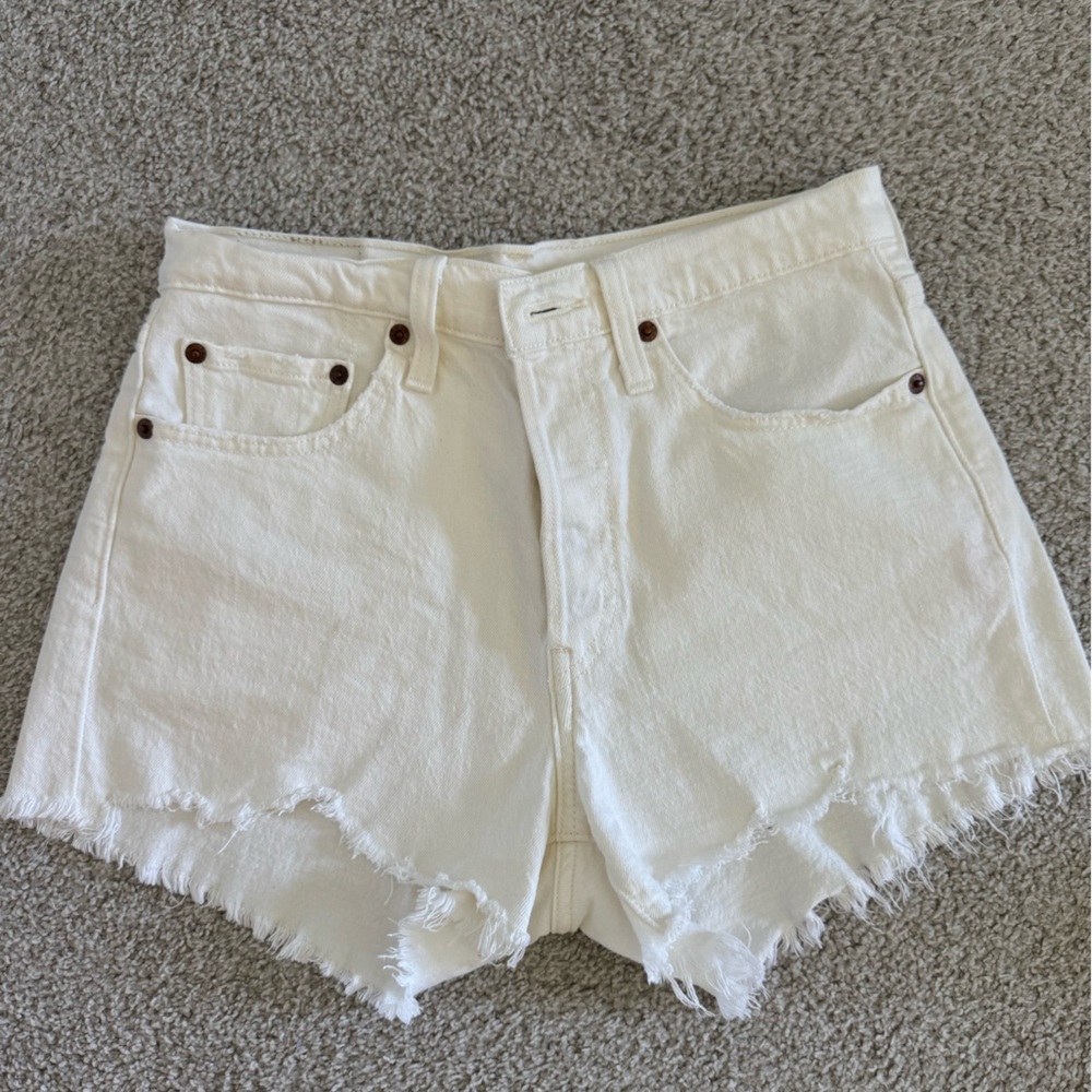 Levi's Women 501 Original Shorts Whiteboard-White Distressed W27